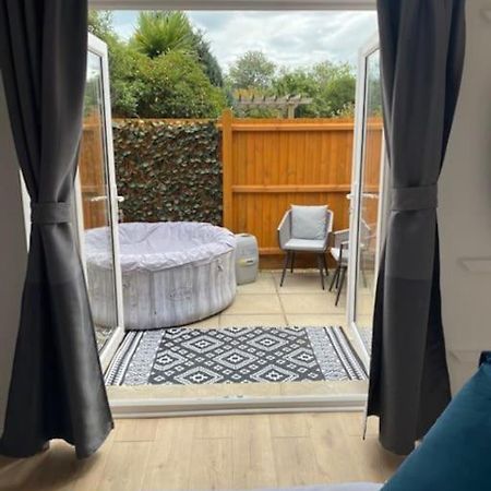 Stylish 1 Bedroom Studio Outdoor Area And Hot Tub Bournemouth Exteriör bild