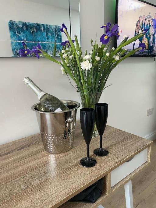 Stylish 1 Bedroom Studio Outdoor Area And Hot Tub Bournemouth Exteriör bild