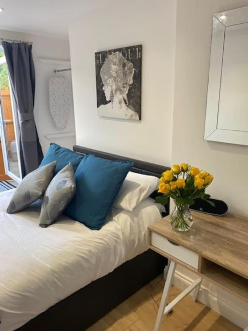 Stylish 1 Bedroom Studio Outdoor Area And Hot Tub Bournemouth Exteriör bild