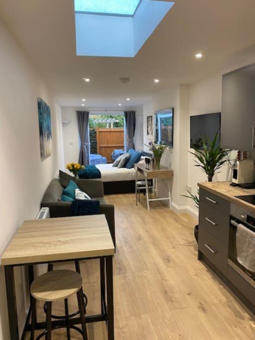 Stylish 1 Bedroom Studio Outdoor Area And Hot Tub Bournemouth Exteriör bild