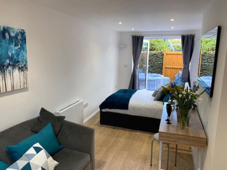 Stylish 1 Bedroom Studio Outdoor Area And Hot Tub Bournemouth Exteriör bild